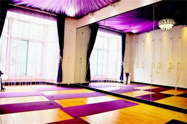 圣玛瑜伽女子会馆